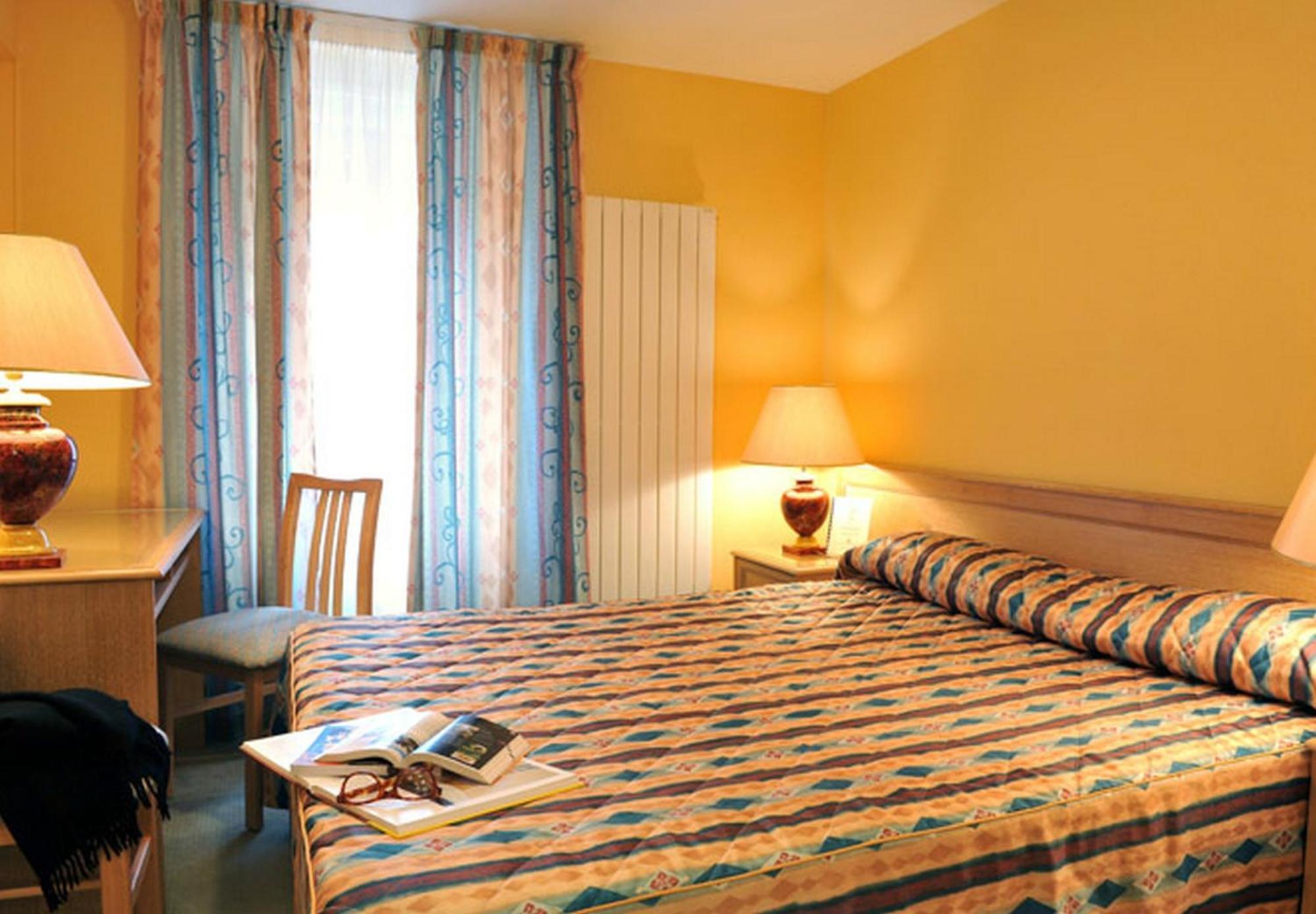 Logis Hotel Le Continental Chateauroux Exterior photo