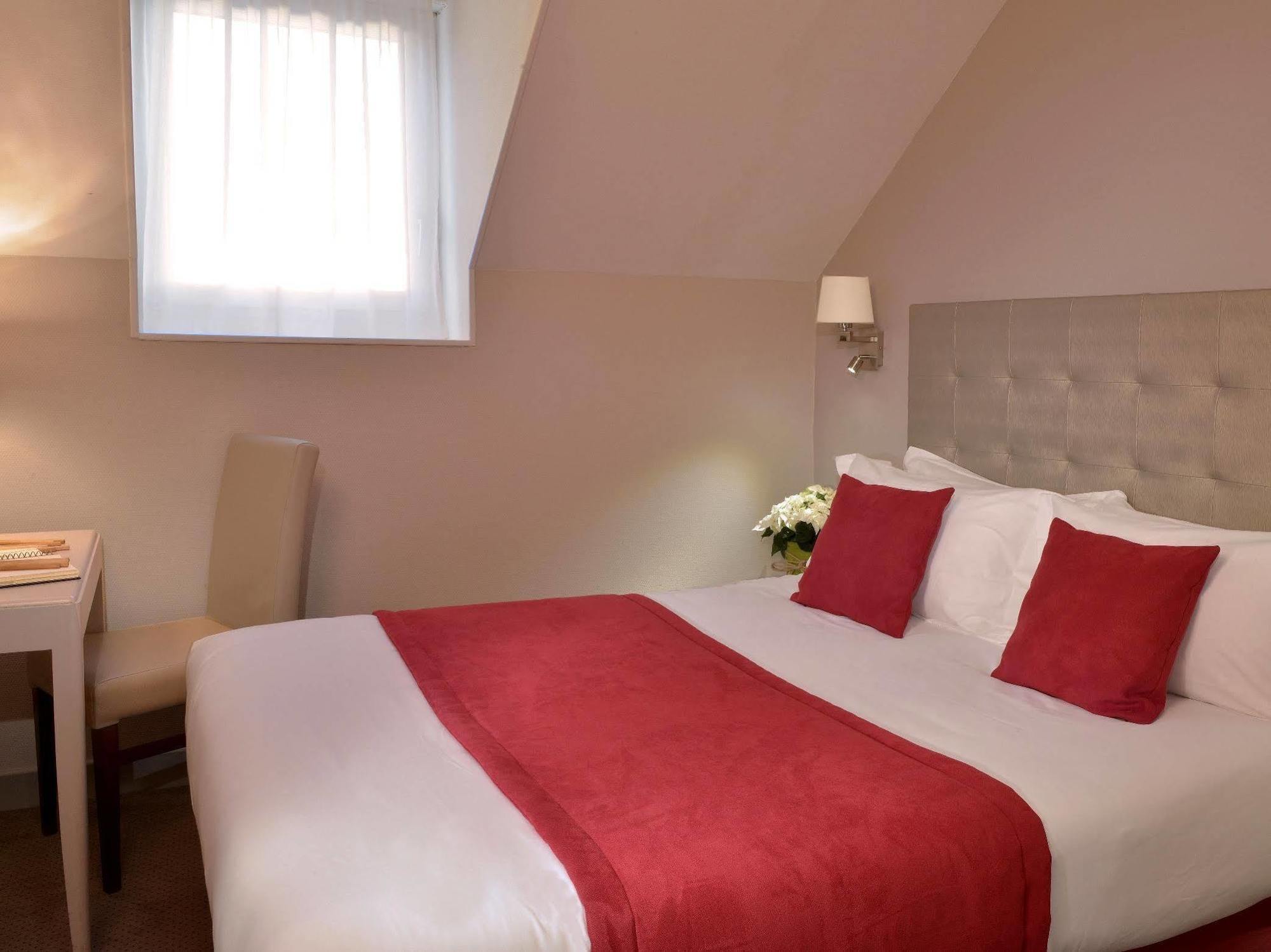 Logis Hotel Le Continental Chateauroux Exterior photo