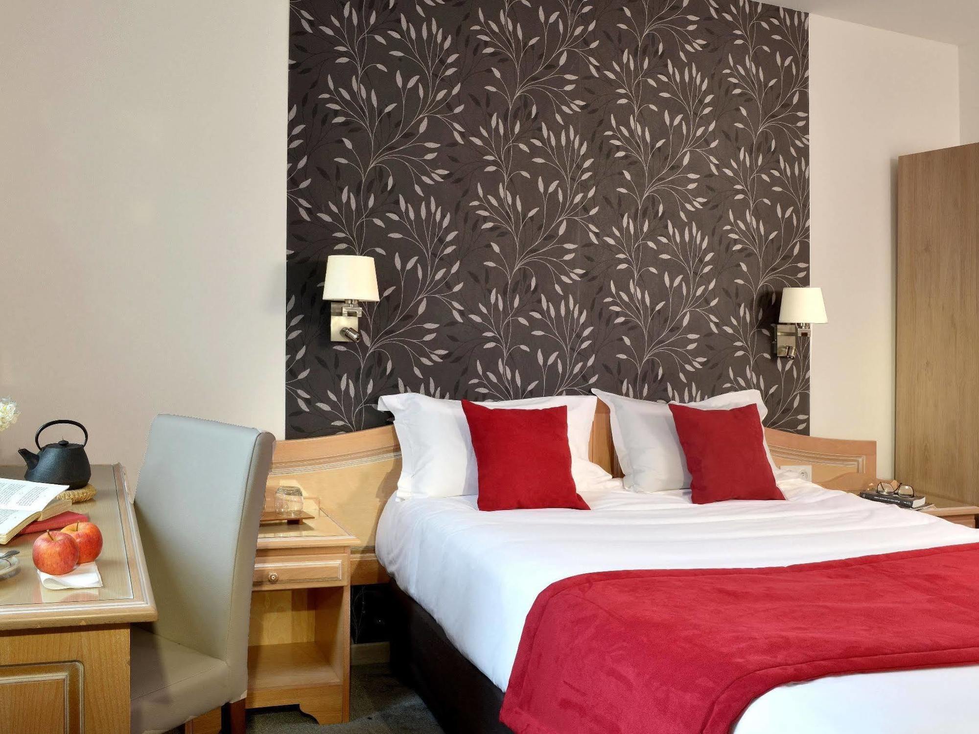 Logis Hotel Le Continental Chateauroux Exterior photo
